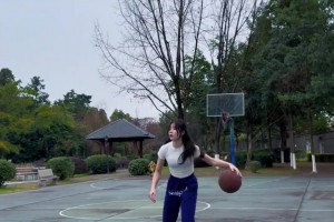 啥家庭条件呐？美娜：春节和姐姐在家涮锅喝酒有多么快乐？